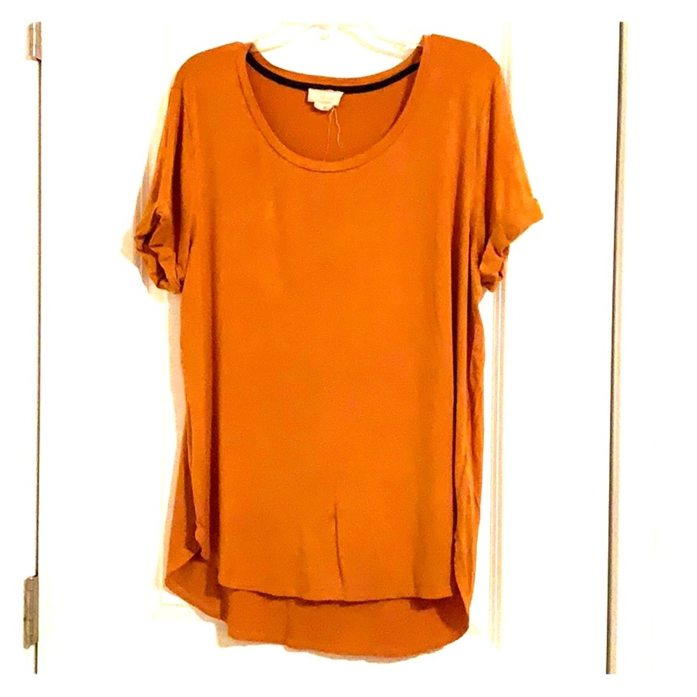 Mustard cuffed tee